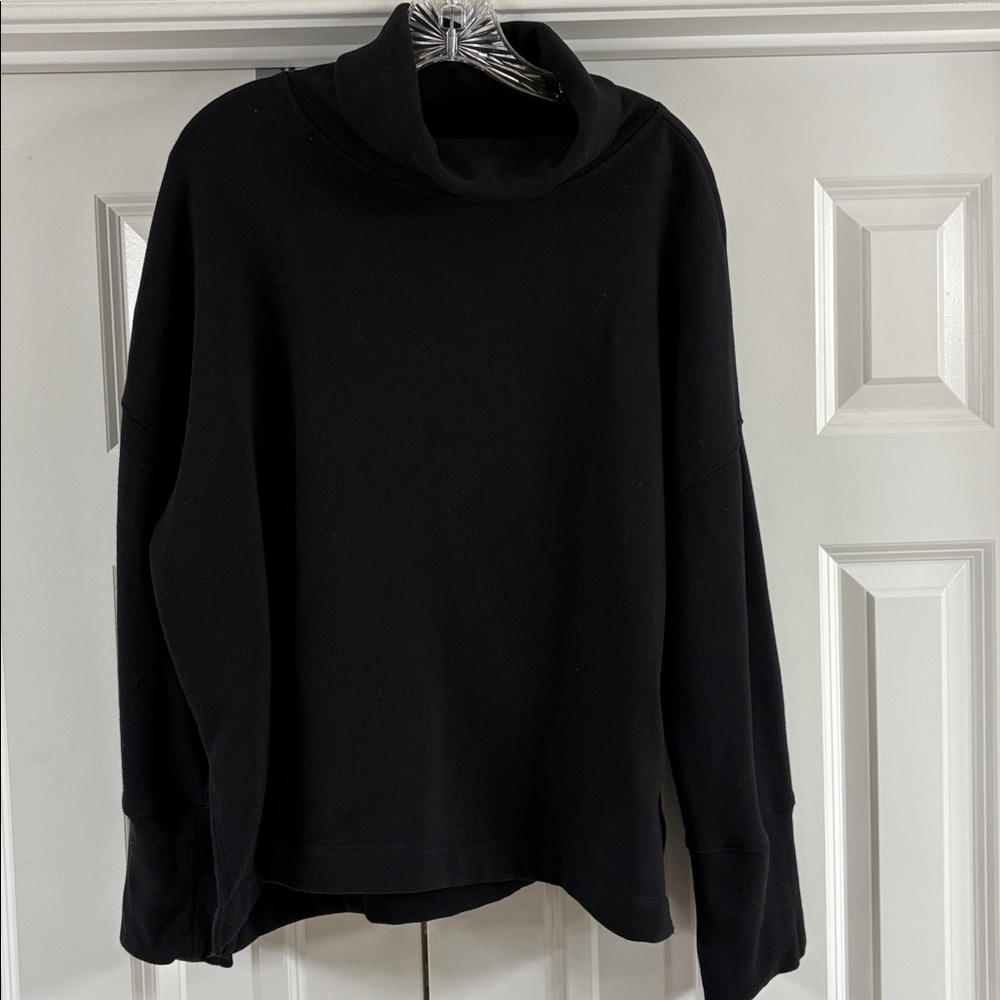 GAP Split Hem Turtleneck Sweatshirt/Top. Black. Fleece Lined. M. Great Shape!